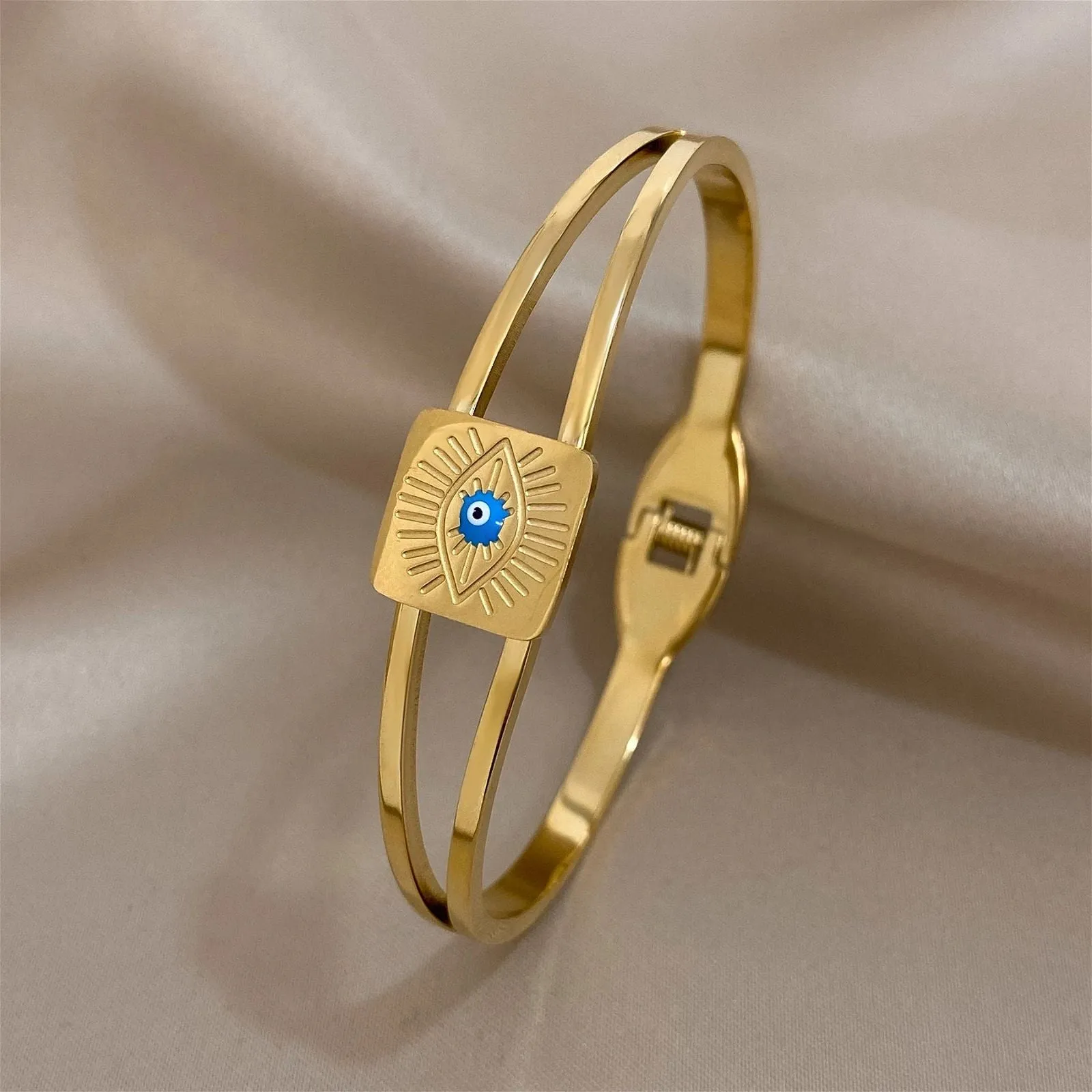 Golden Azure Eye Bracelet